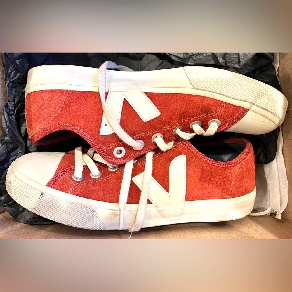 Veja “Wata” sneakers. Size EU 41 — usually US 10. but these sneakers fit a 9.5